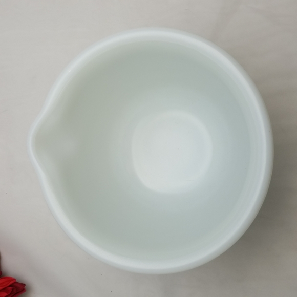 Hamilton Beach Milk Glass Mixing Bowl - Picture 2 of 13